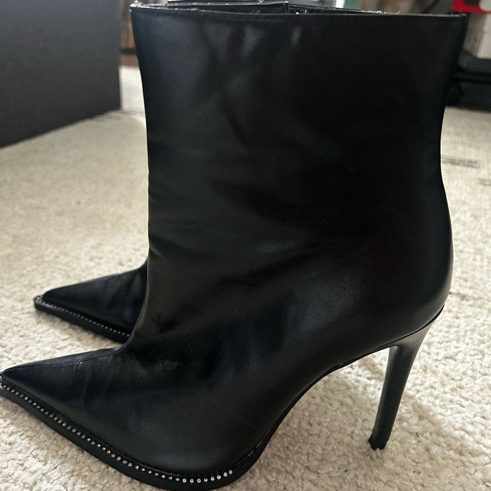Elegant Black Ankle Boots